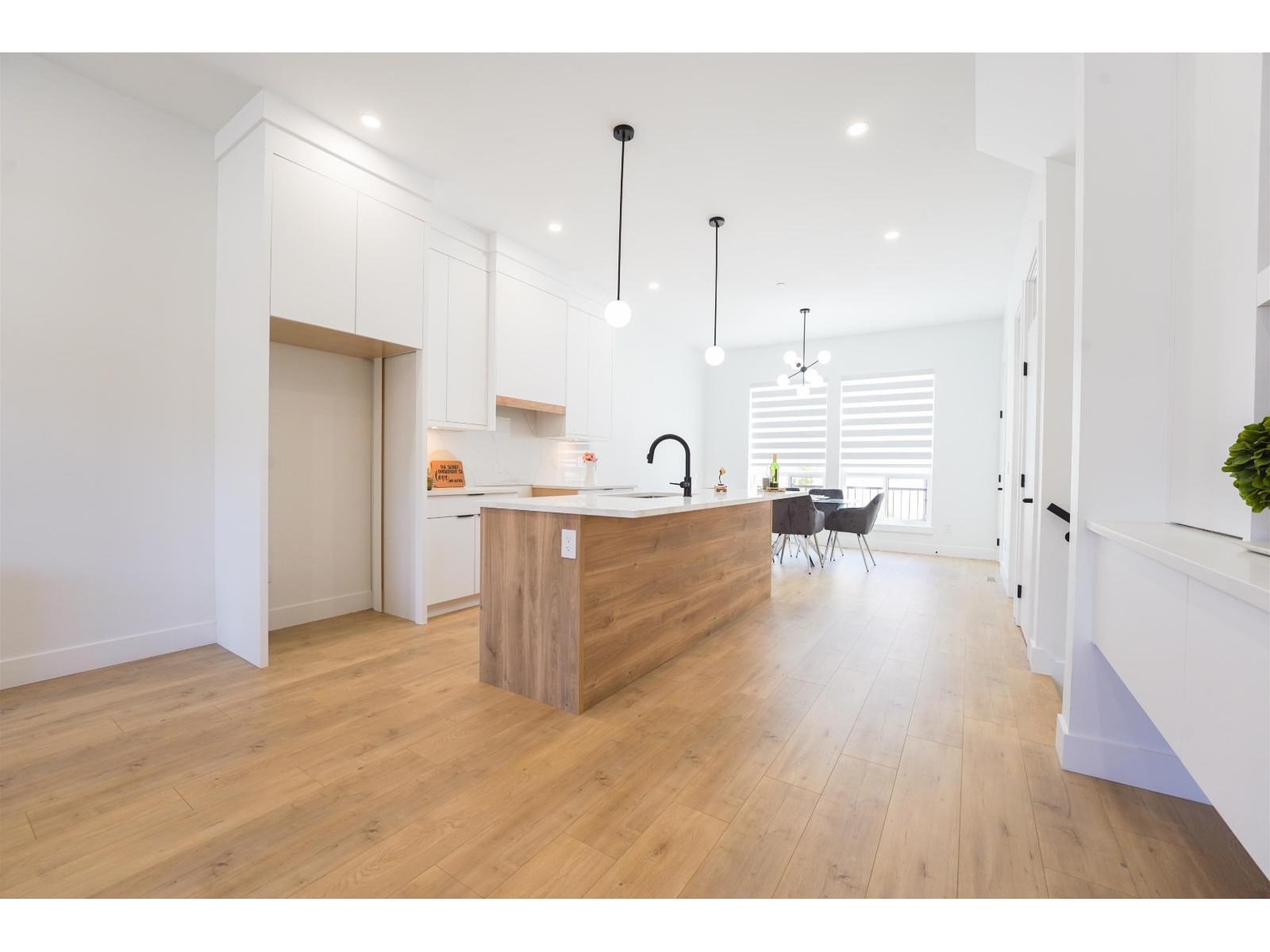 20482 76 Avenue, Langley, British Columbia  V3S 2H2 - Photo 4 - R3069696