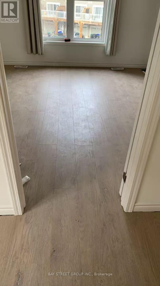 53 Shelburne Avenue, Wasaga Beach, Ontario L9Z 0J4 - Photo 19 - S12484477