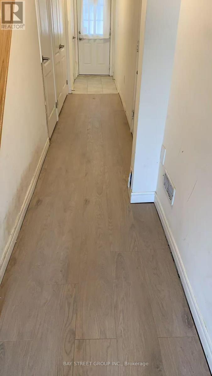 53 Shelburne Avenue, Wasaga Beach, Ontario L9Z 0J4 - Photo 4 - S12484477