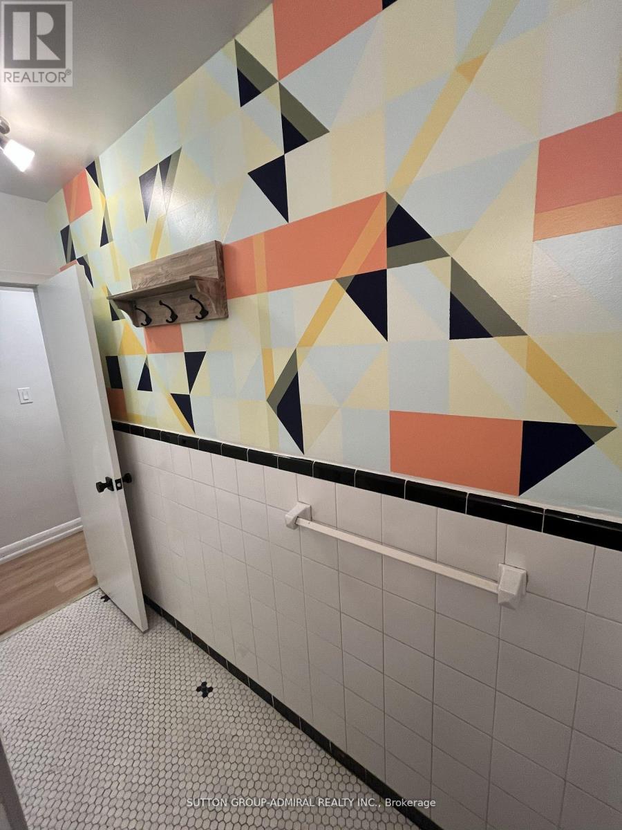 1 - 322 High Park Avenue, Toronto, Ontario  M6P 2S7 - Photo 9 - W12574122