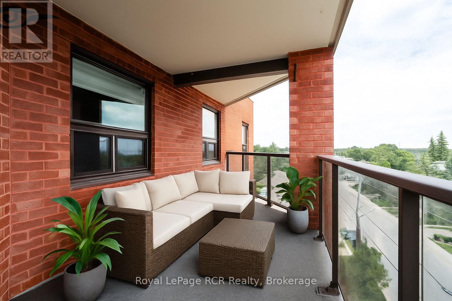 606 - 536 11th Avenue, Hanover, Ontario  N4N 2S4 - Photo 11 - X12283074