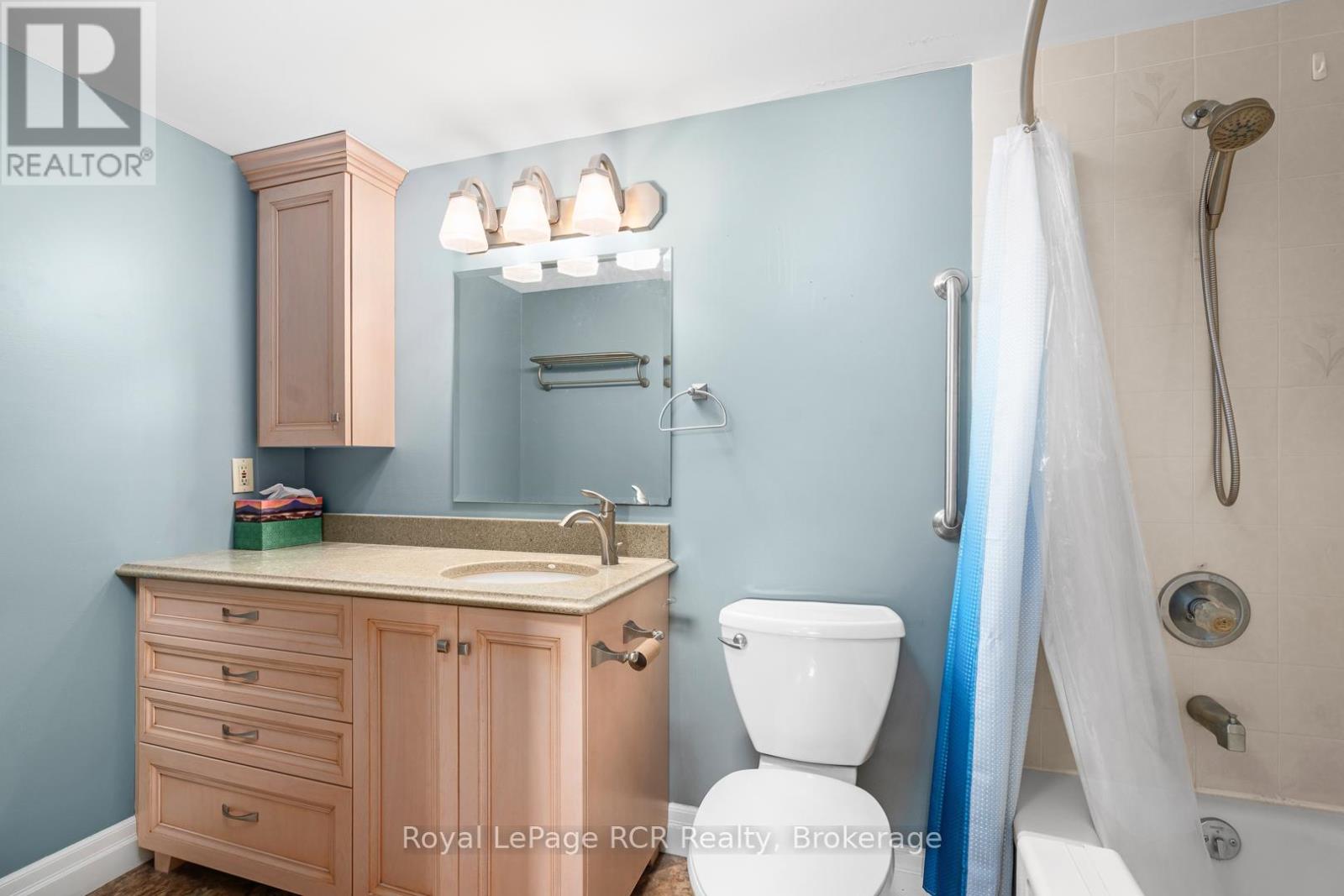 606 - 536 11th Avenue, Hanover, Ontario  N4N 2S4 - Photo 22 - X12283074