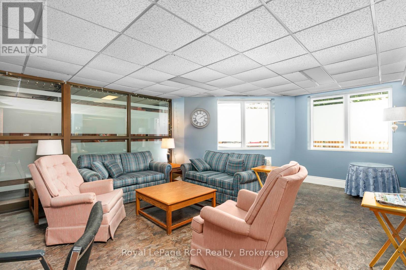 606 - 536 11th Avenue, Hanover, Ontario  N4N 2S4 - Photo 28 - X12283074