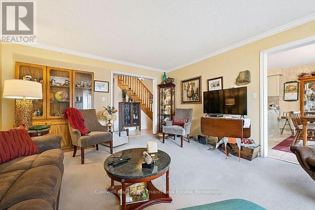 13 Pressed Brick Drive, Brampton, Ontario  L6V 4K8 - Photo 11 - W12573056