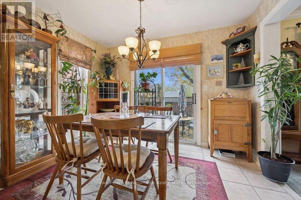 13 Pressed Brick Drive, Brampton, Ontario  L6V 4K8 - Photo 7 - W12573056