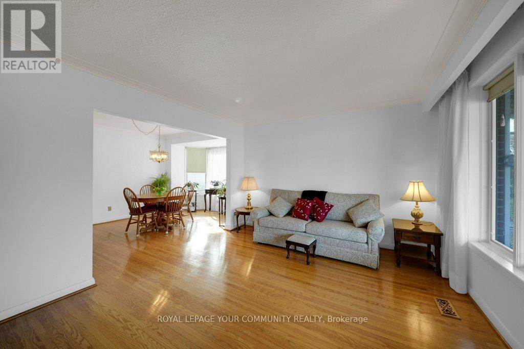 81 Clark Avenue, Markham, Ontario  L3T 1S7 - Photo 10 - N12575118