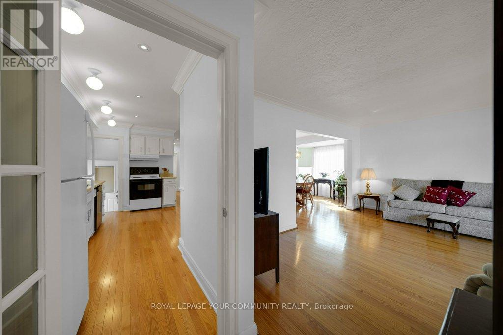 81 Clark Avenue, Markham, Ontario  L3T 1S7 - Photo 7 - N12575118