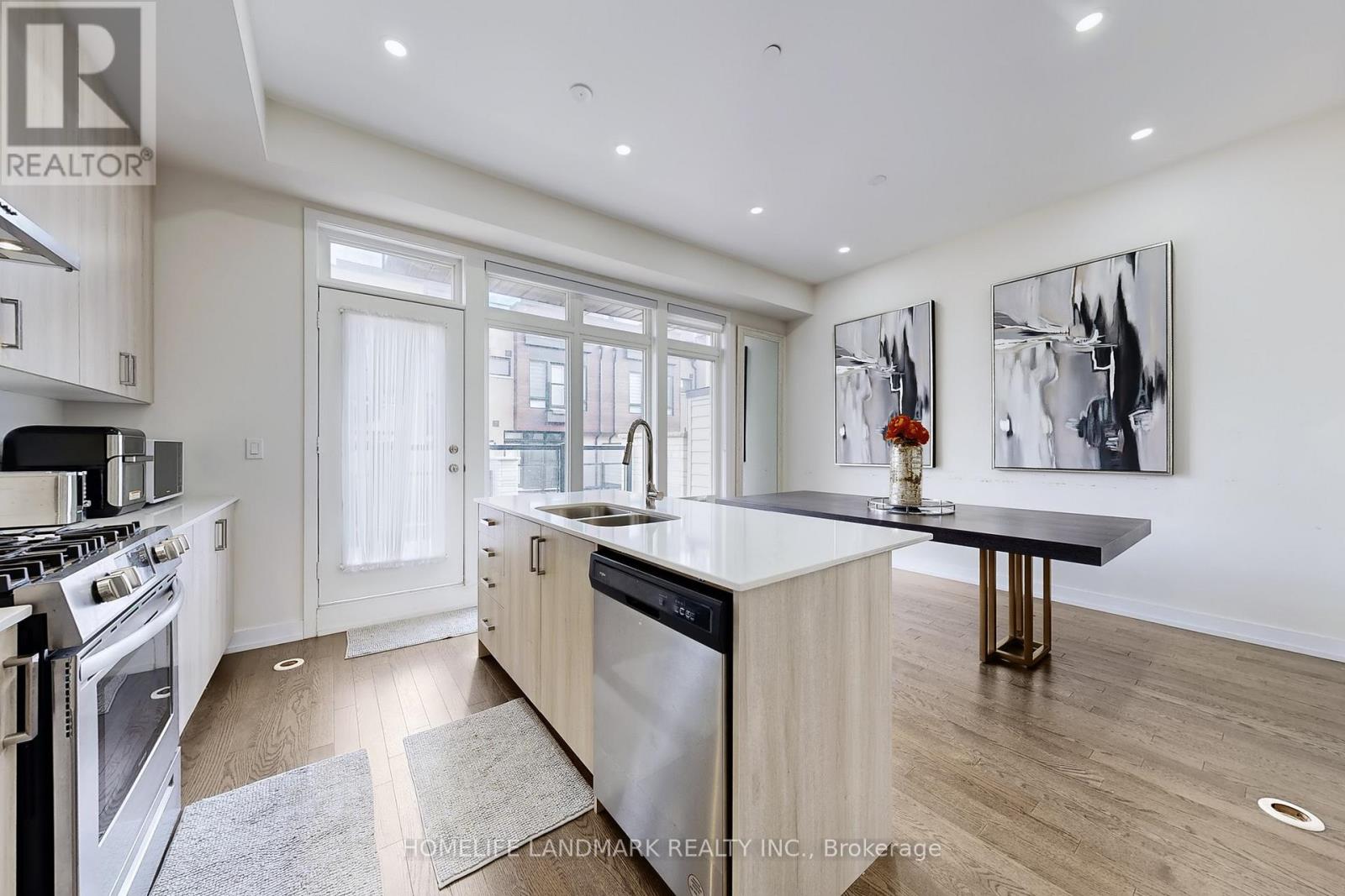 5 Ingersoll Lane, Richmond Hill, Ontario  L4E 1G9 - Photo 10 - N12575194