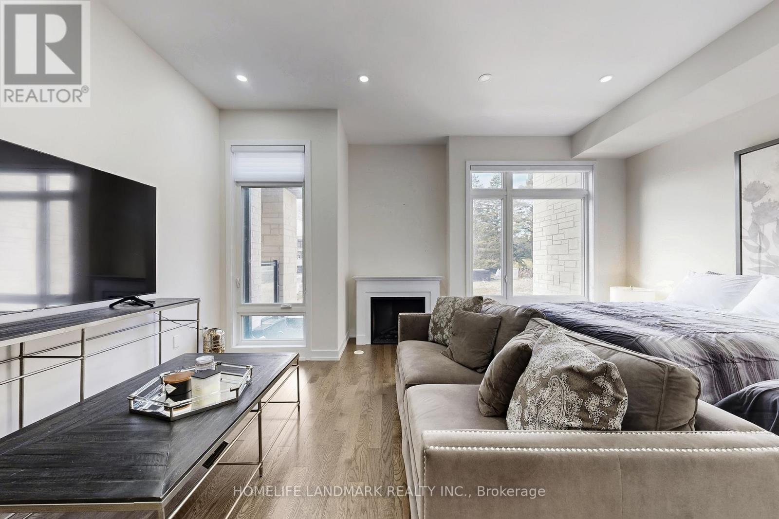 5 Ingersoll Lane, Richmond Hill, Ontario  L4E 1G9 - Photo 5 - N12575194