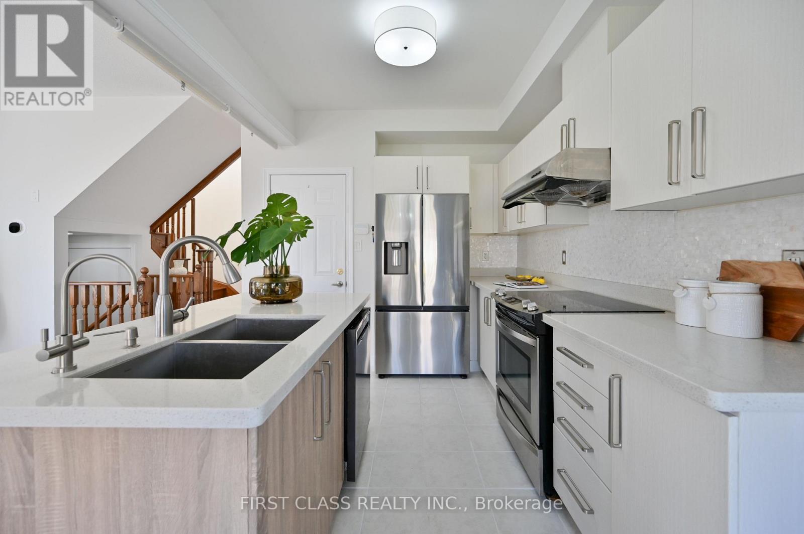 12 Princess Diana Drive, Markham, Ontario  L6C 0G7 - Photo 12 - N12575212