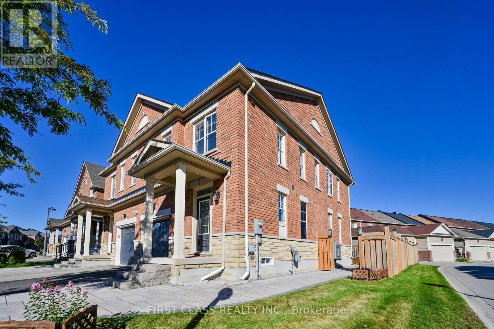 12 Princess Diana Drive, Markham, Ontario  L6C 0G7 - Photo 2 - N12575212