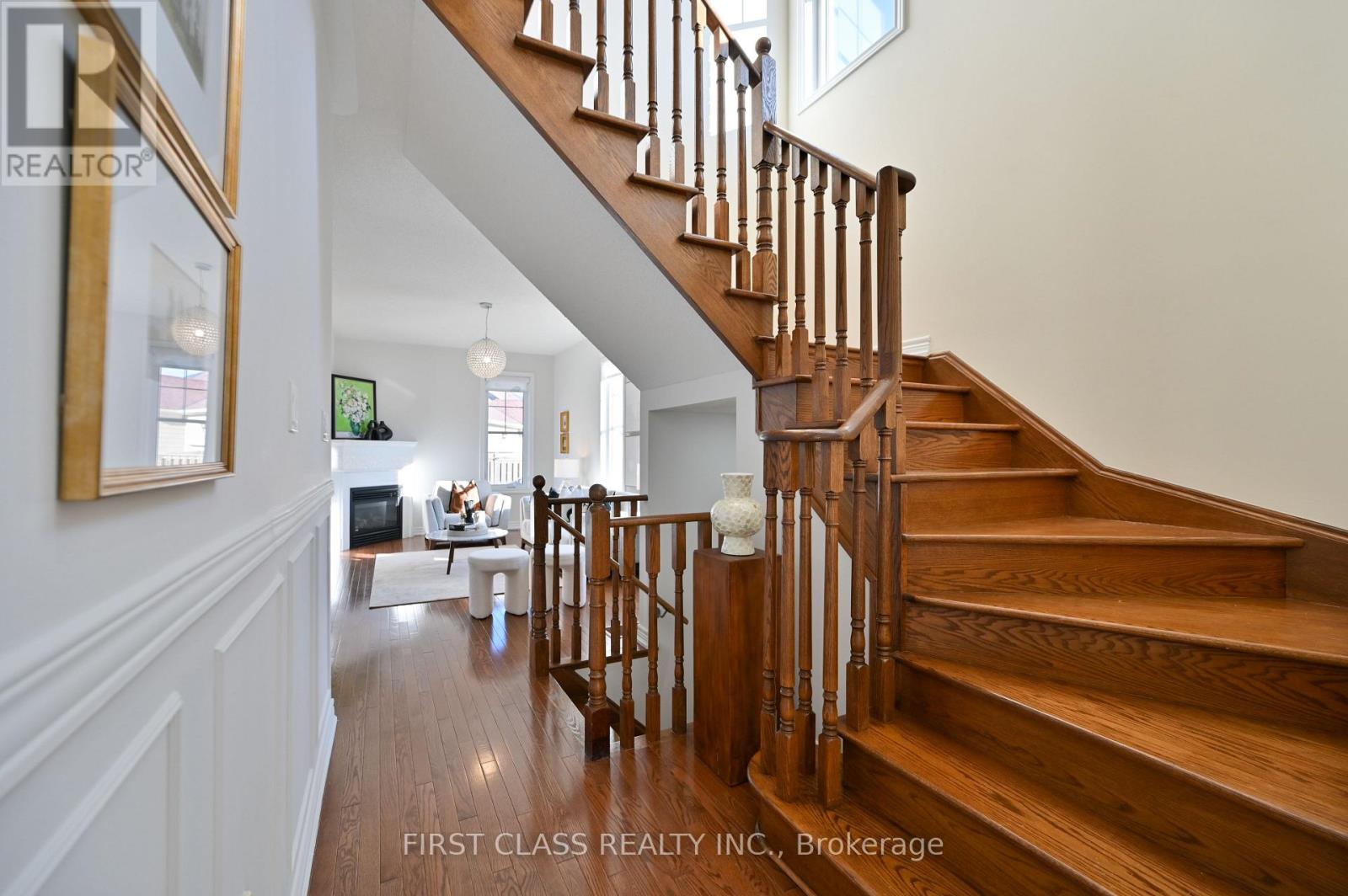 12 Princess Diana Drive, Markham, Ontario  L6C 0G7 - Photo 4 - N12575212