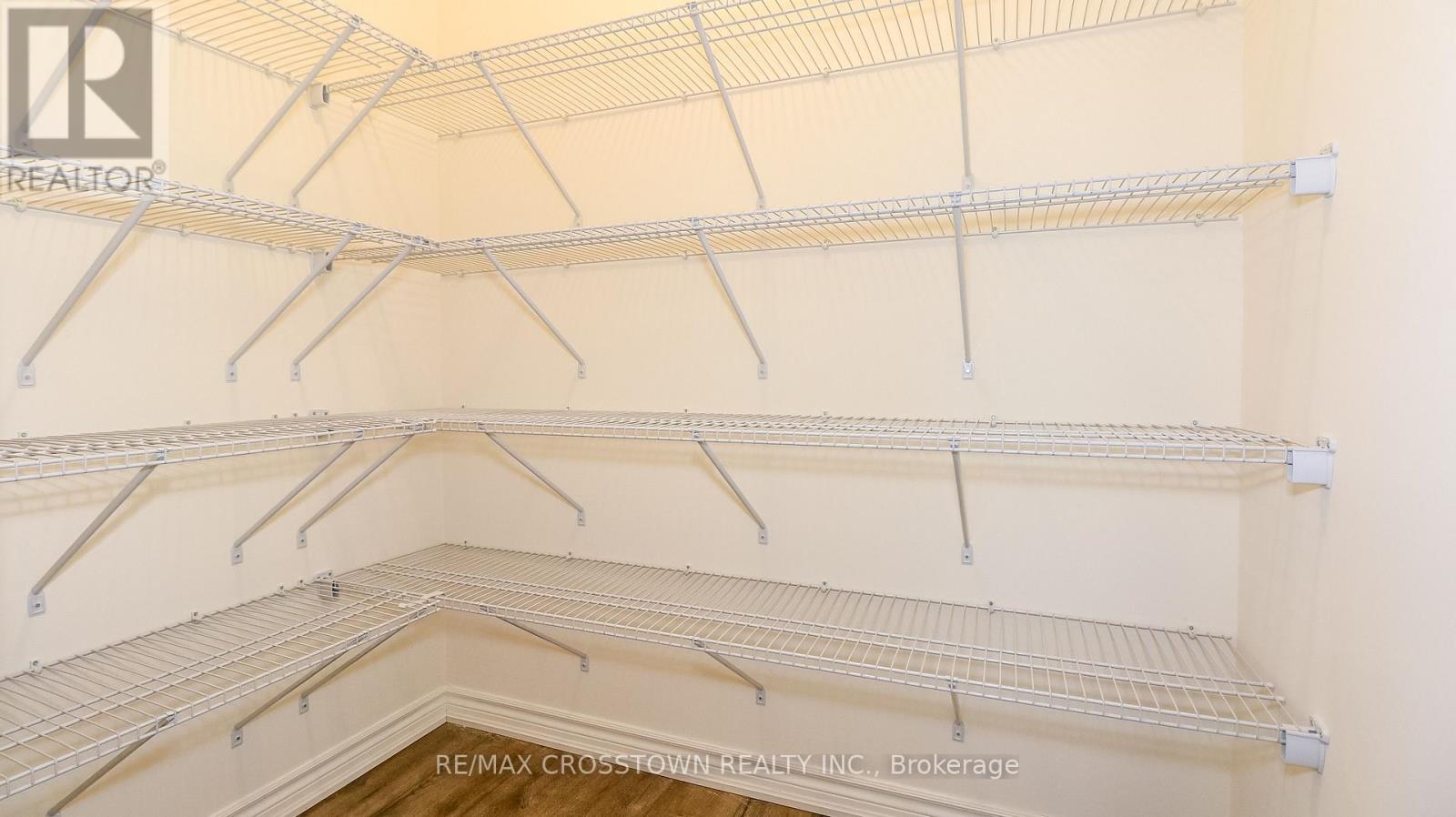 Unit 21 - 2023 Matteer Court, Innisfil, Ontario  L9S 4T9 - Photo 11 - N12575224