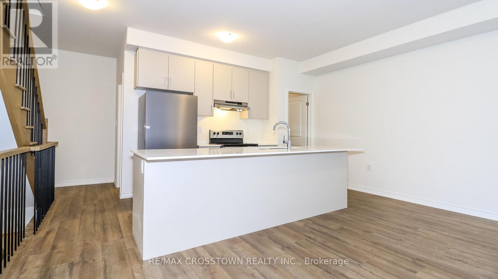 Unit 21 - 2023 Matteer Court, Innisfil, Ontario  L9S 4T9 - Photo 9 - N12575224