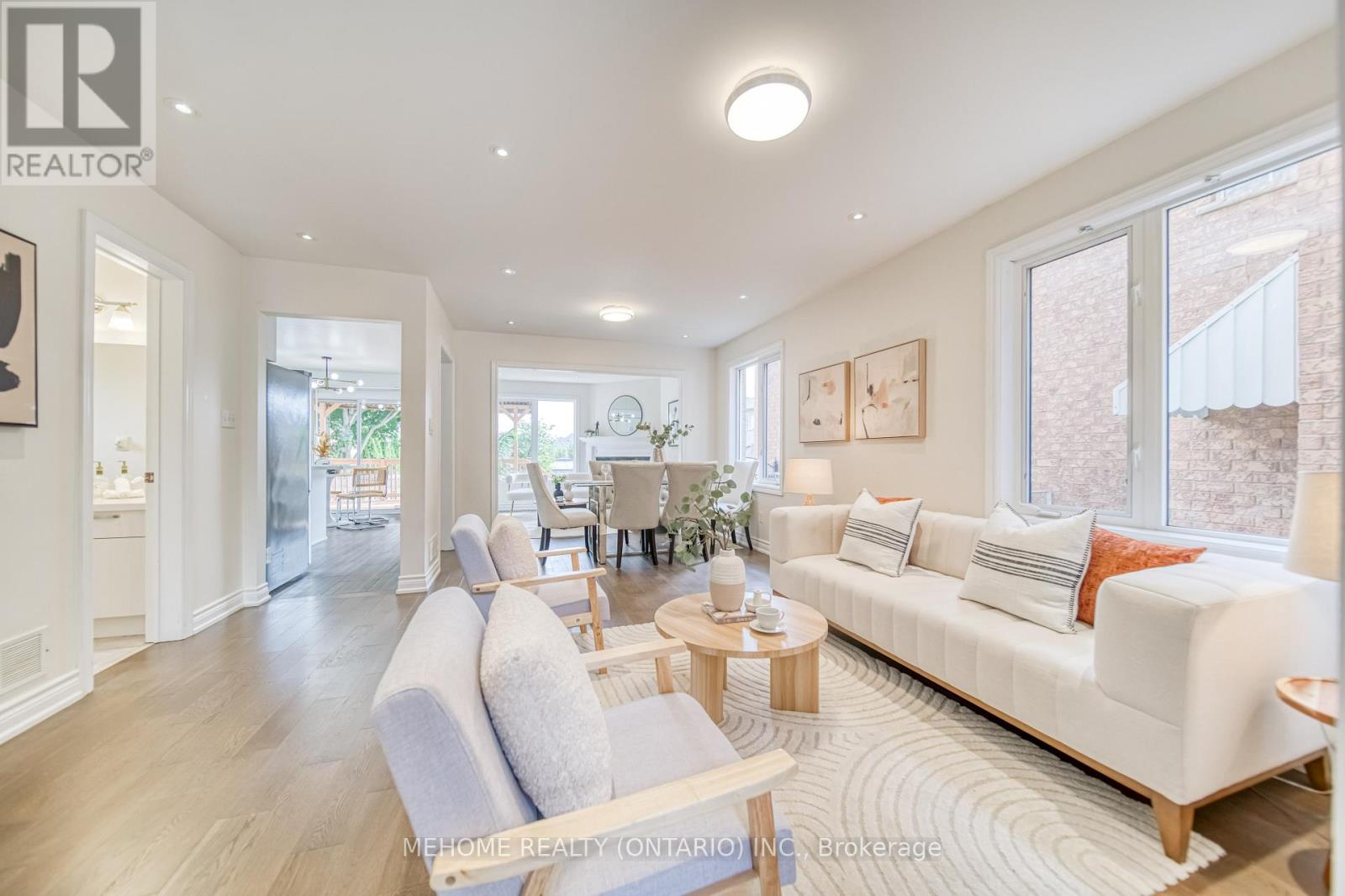 55 D'amato Crescent, Vaughan, Ontario  L6A 3E6 - Photo 5 - N12575228