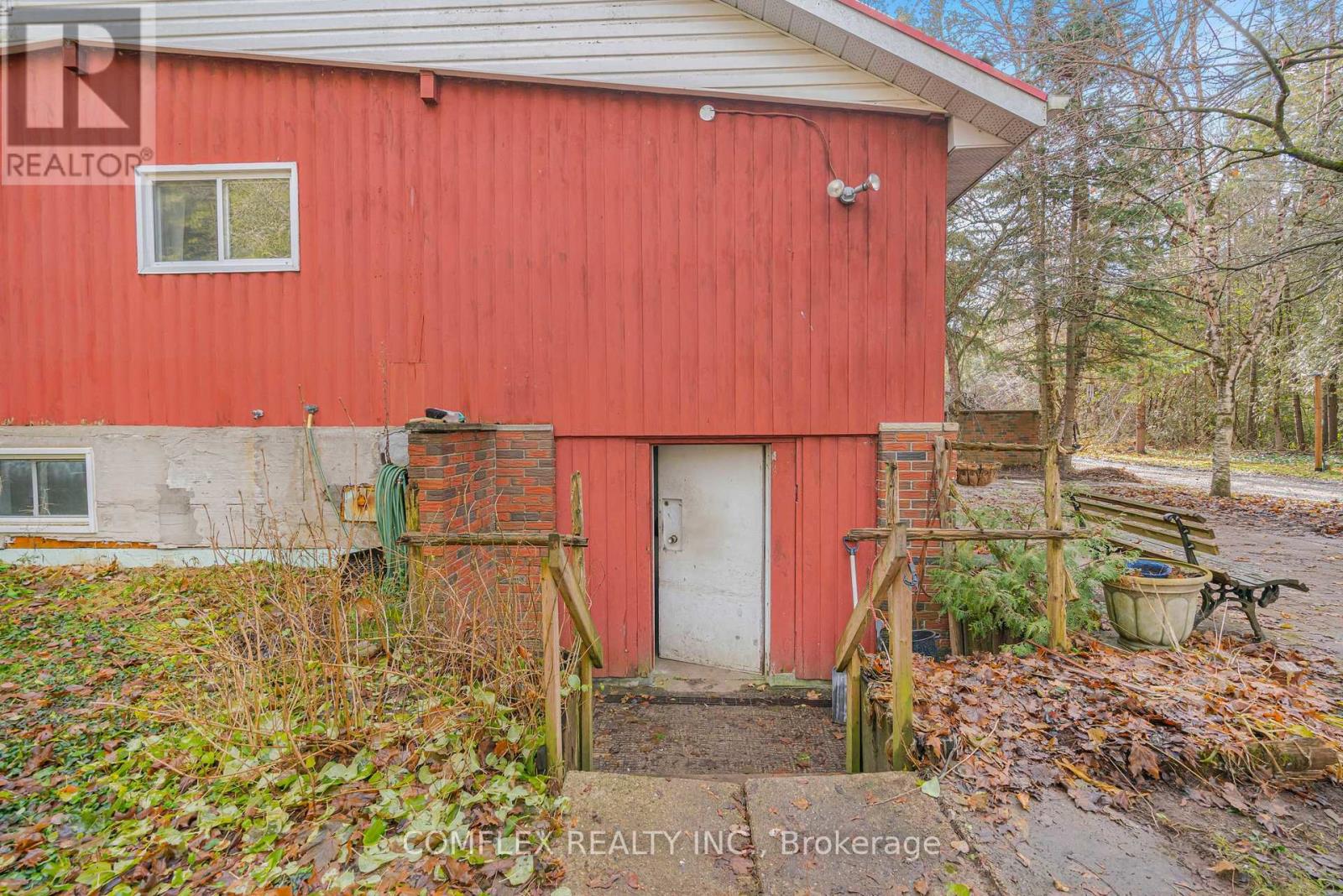 222 Davis Drive, Uxbridge, Ontario L4A 7X4 - Photo 13 - N12575248