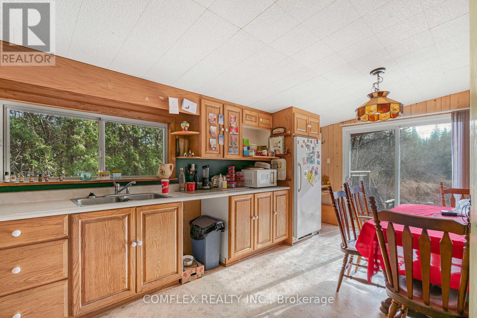 222 Davis Drive, Uxbridge, Ontario L4A 7X4 - Photo 9 - N12575248