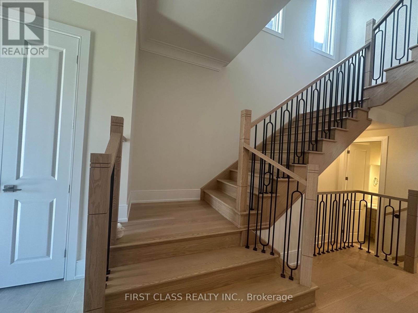 8 Balance Crescent, Markham, Ontario  L6C 3R4 - Photo 10 - N12575260