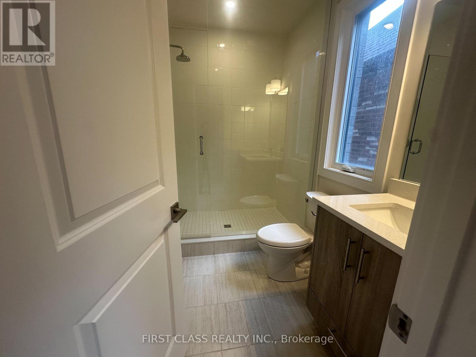 8 Balance Crescent, Markham, Ontario  L6C 3R4 - Photo 17 - N12575260