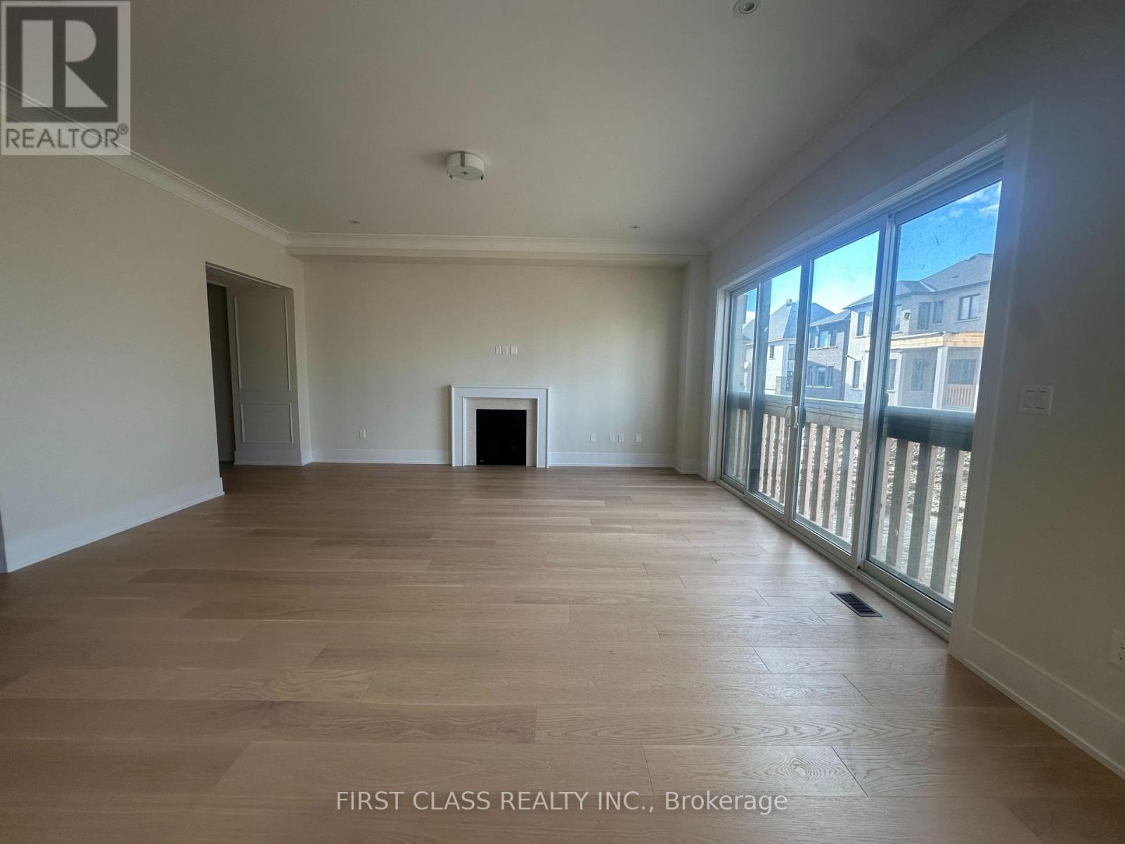 8 Balance Crescent, Markham, Ontario  L6C 3R4 - Photo 3 - N12575260