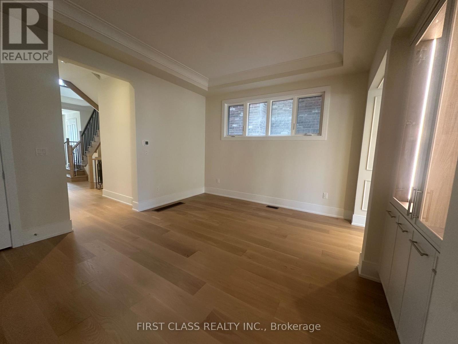 8 Balance Crescent, Markham, Ontario  L6C 3R4 - Photo 5 - N12575260