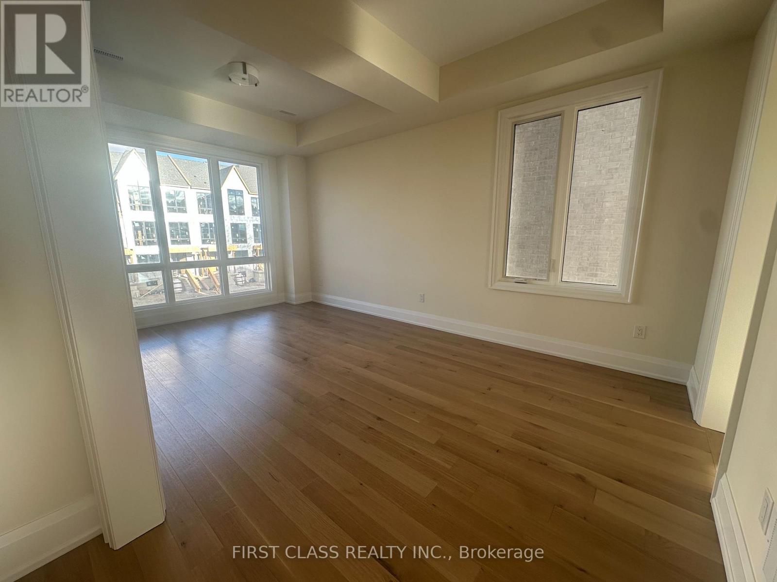 410 York Downs Boulevard, Markham, Ontario  L6C 3R4 - Photo 10 - N12575282