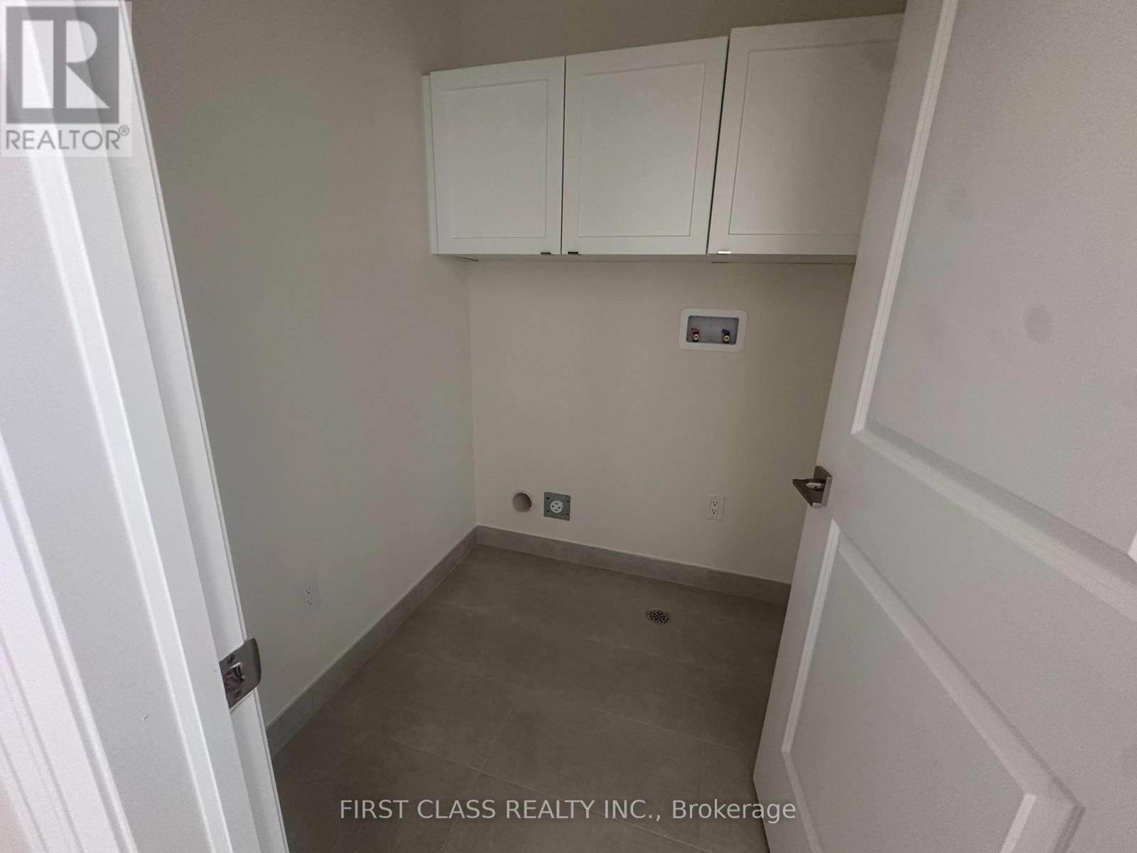 410 York Downs Boulevard, Markham, Ontario  L6C 3R4 - Photo 15 - N12575282