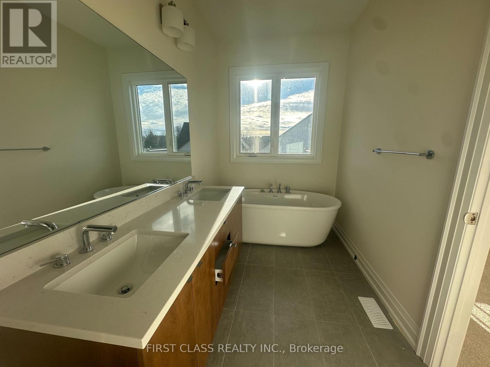 410 York Downs Boulevard, Markham, Ontario  L6C 3R4 - Photo 22 - N12575282