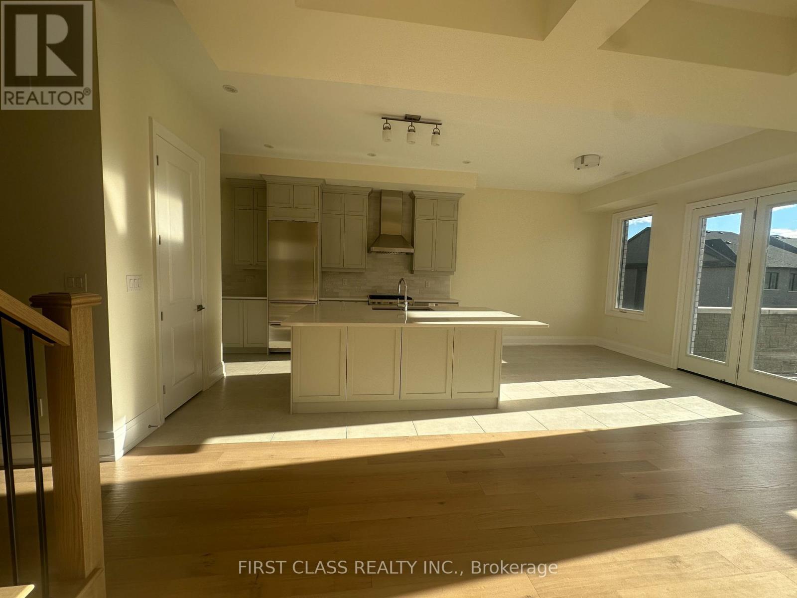 410 York Downs Boulevard, Markham, Ontario  L6C 3R4 - Photo 6 - N12575282