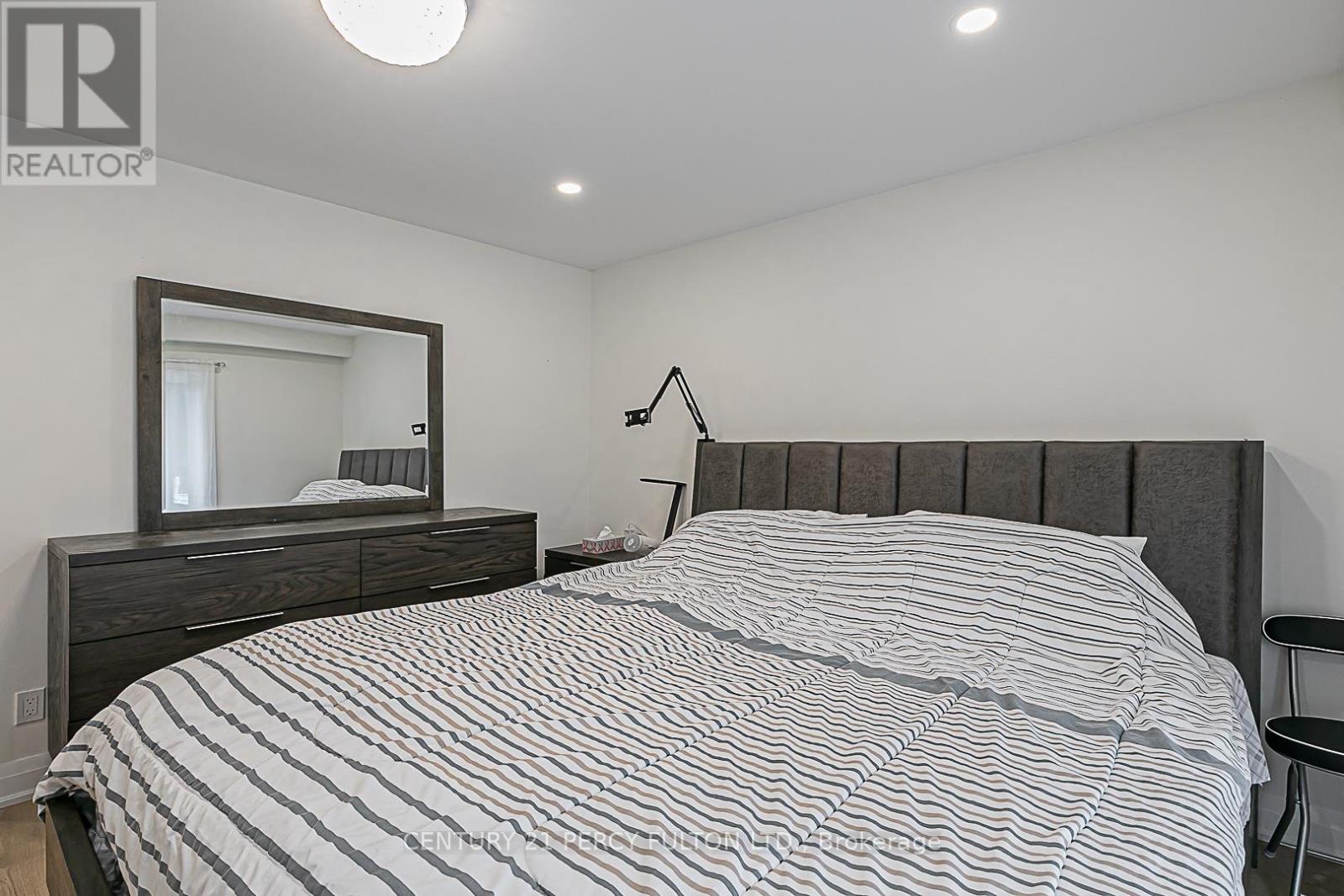 168 Ruggles Avenue, Richmond Hill, Ontario  L4C 1Y4 - Photo 17 - N12575314