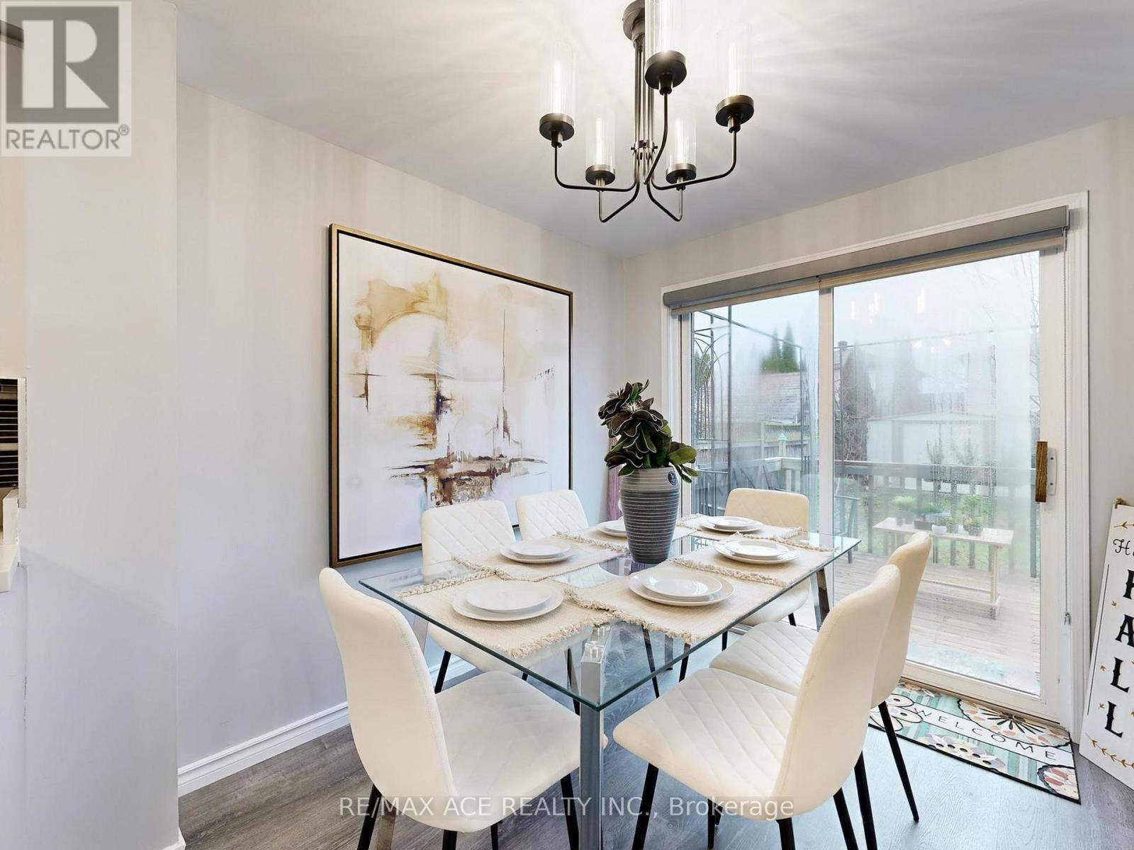 6 Aconley Court, Barrie, Ontario  L4M 7B3 - Photo 10 - S12575124