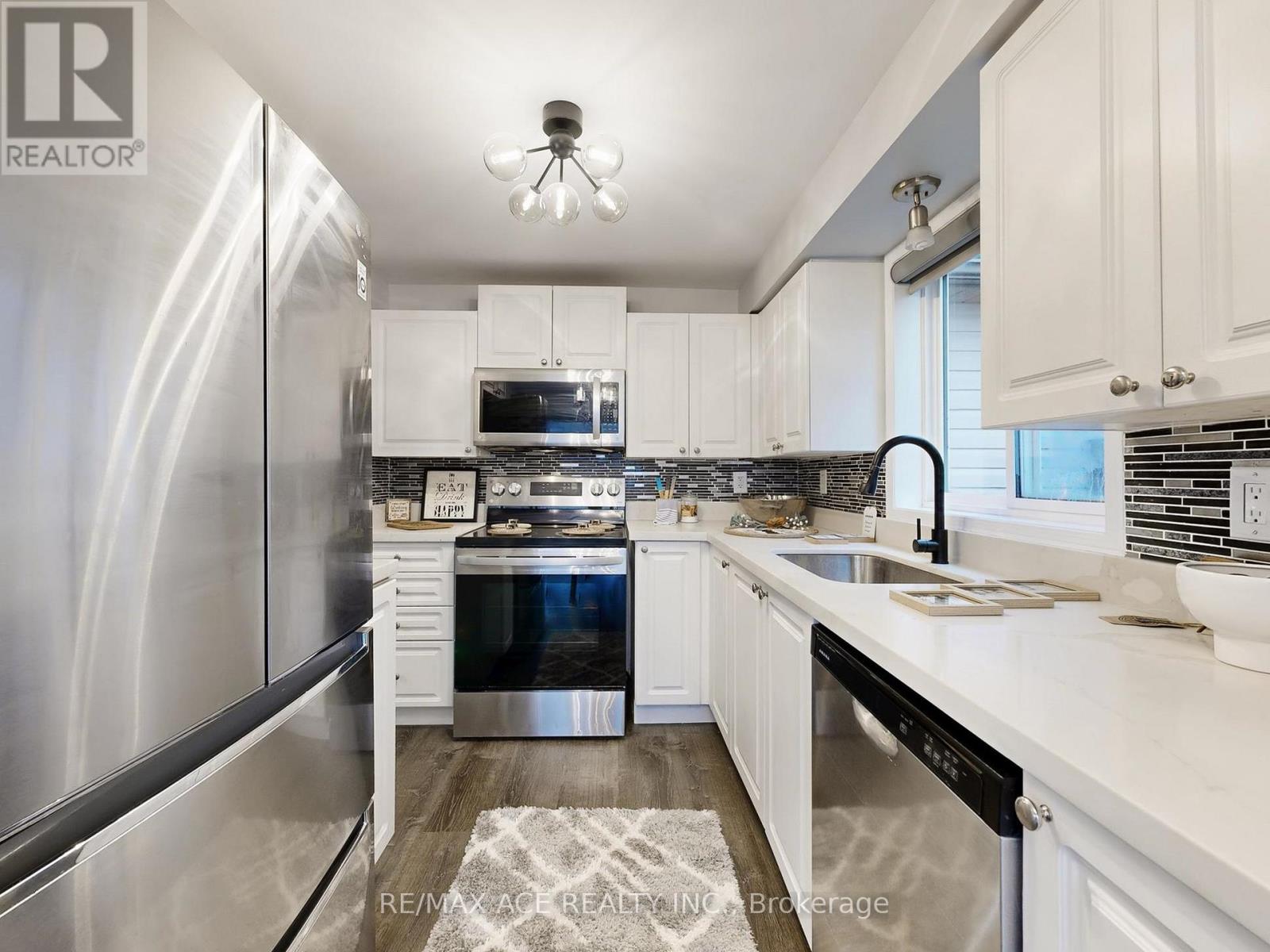 6 Aconley Court, Barrie, Ontario  L4M 7B3 - Photo 13 - S12575124