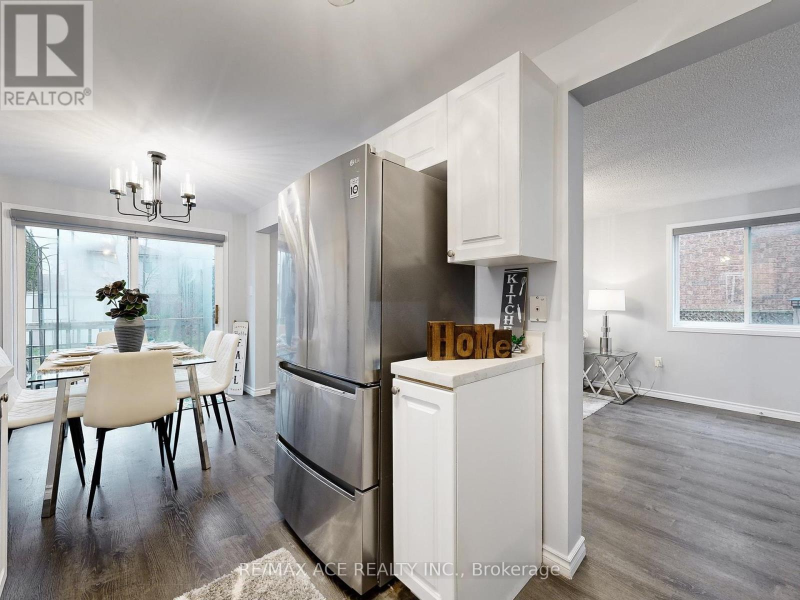 6 Aconley Court, Barrie, Ontario  L4M 7B3 - Photo 15 - S12575124