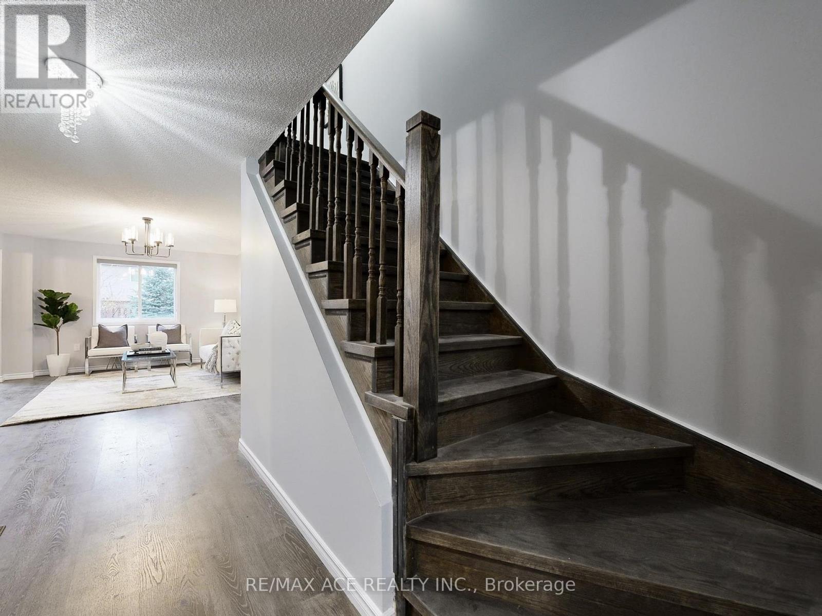 6 Aconley Court, Barrie, Ontario  L4M 7B3 - Photo 18 - S12575124