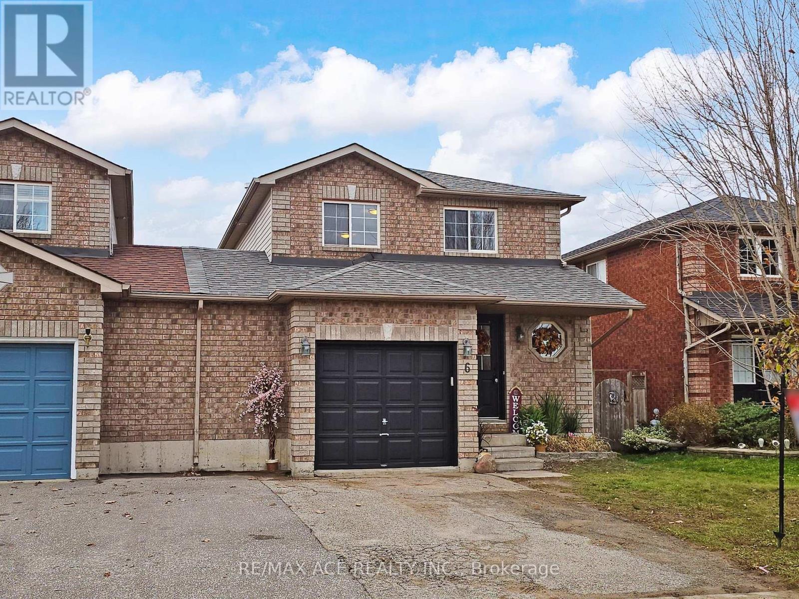 6 Aconley Court, Barrie, Ontario  L4M 7B3 - Photo 2 - S12575124