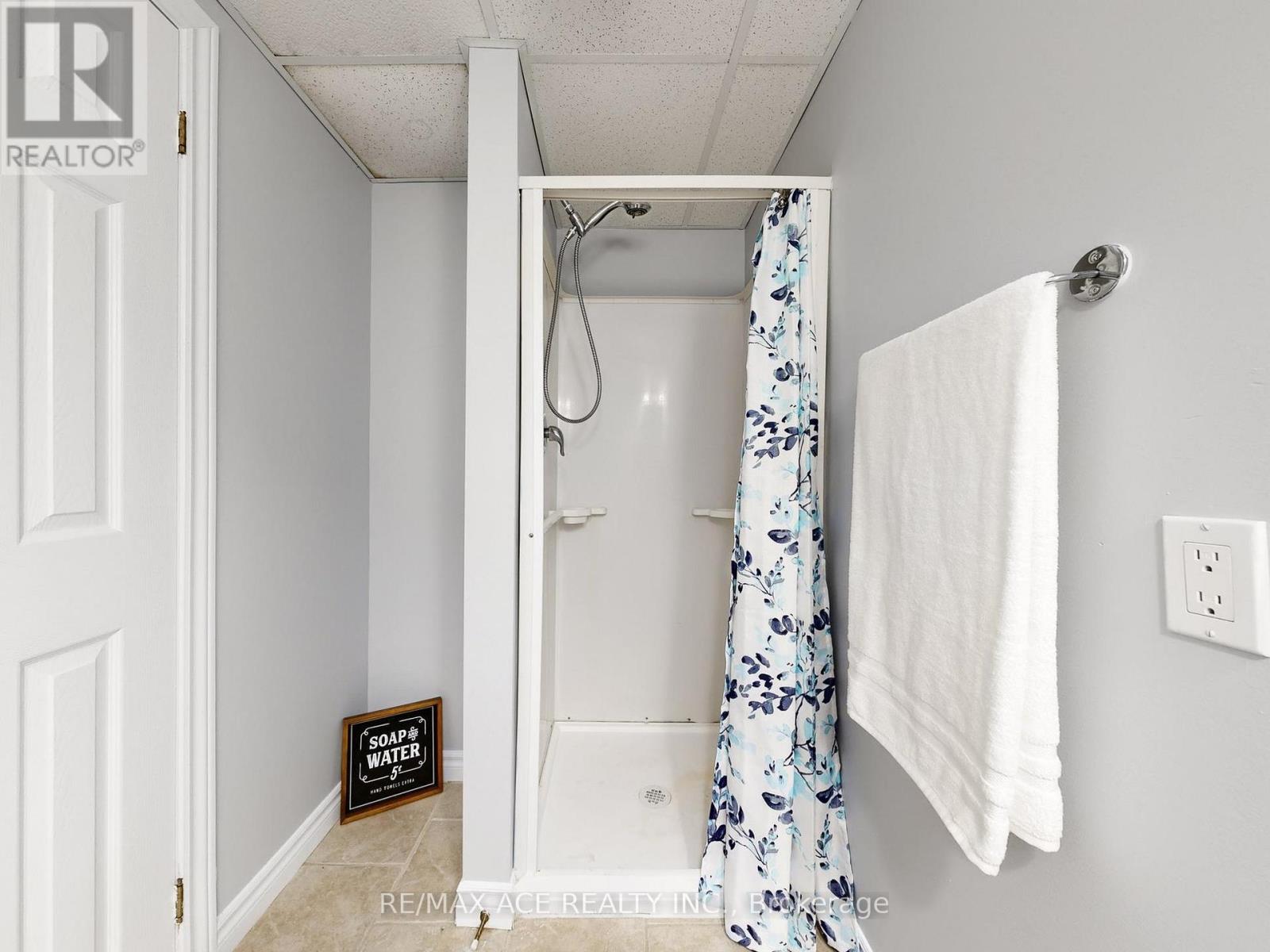 6 Aconley Court, Barrie, Ontario  L4M 7B3 - Photo 39 - S12575124