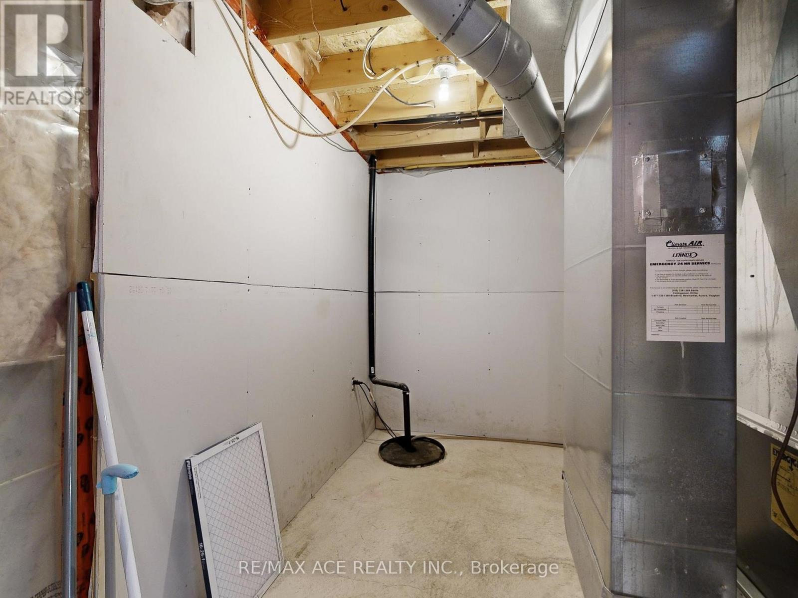 6 Aconley Court, Barrie, Ontario  L4M 7B3 - Photo 41 - S12575124