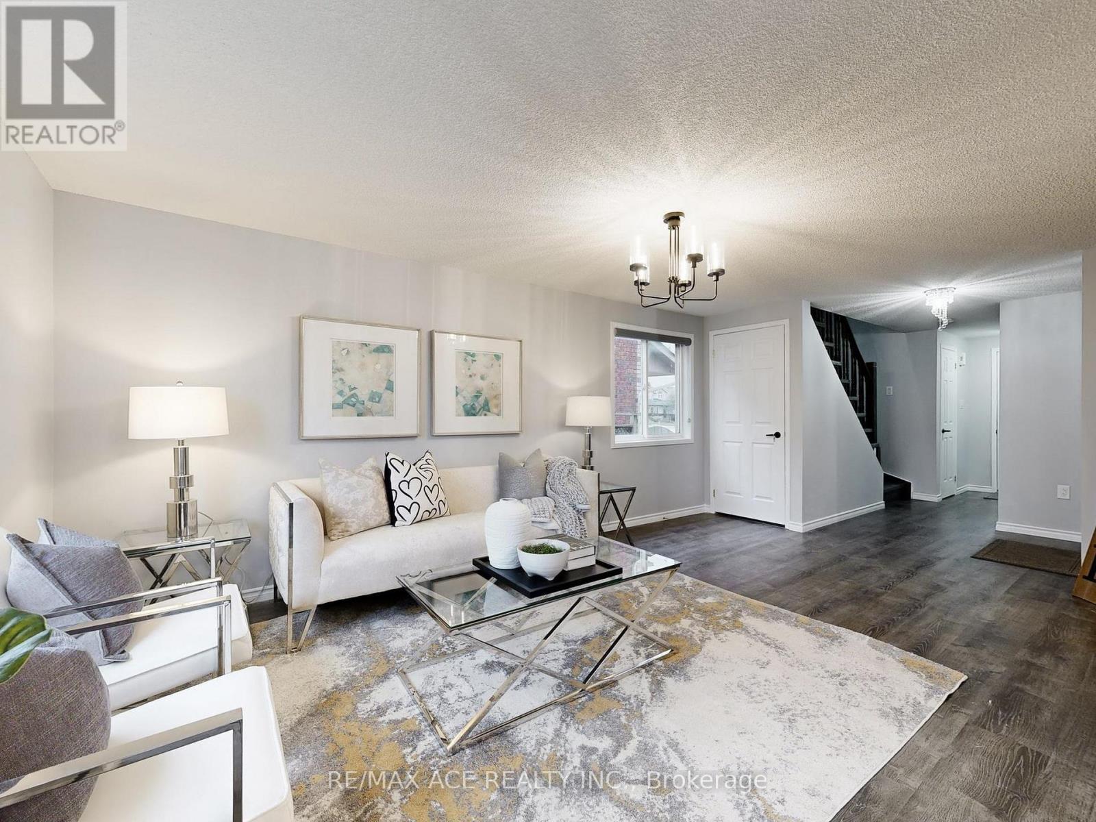 6 Aconley Court, Barrie, Ontario  L4M 7B3 - Photo 8 - S12575124