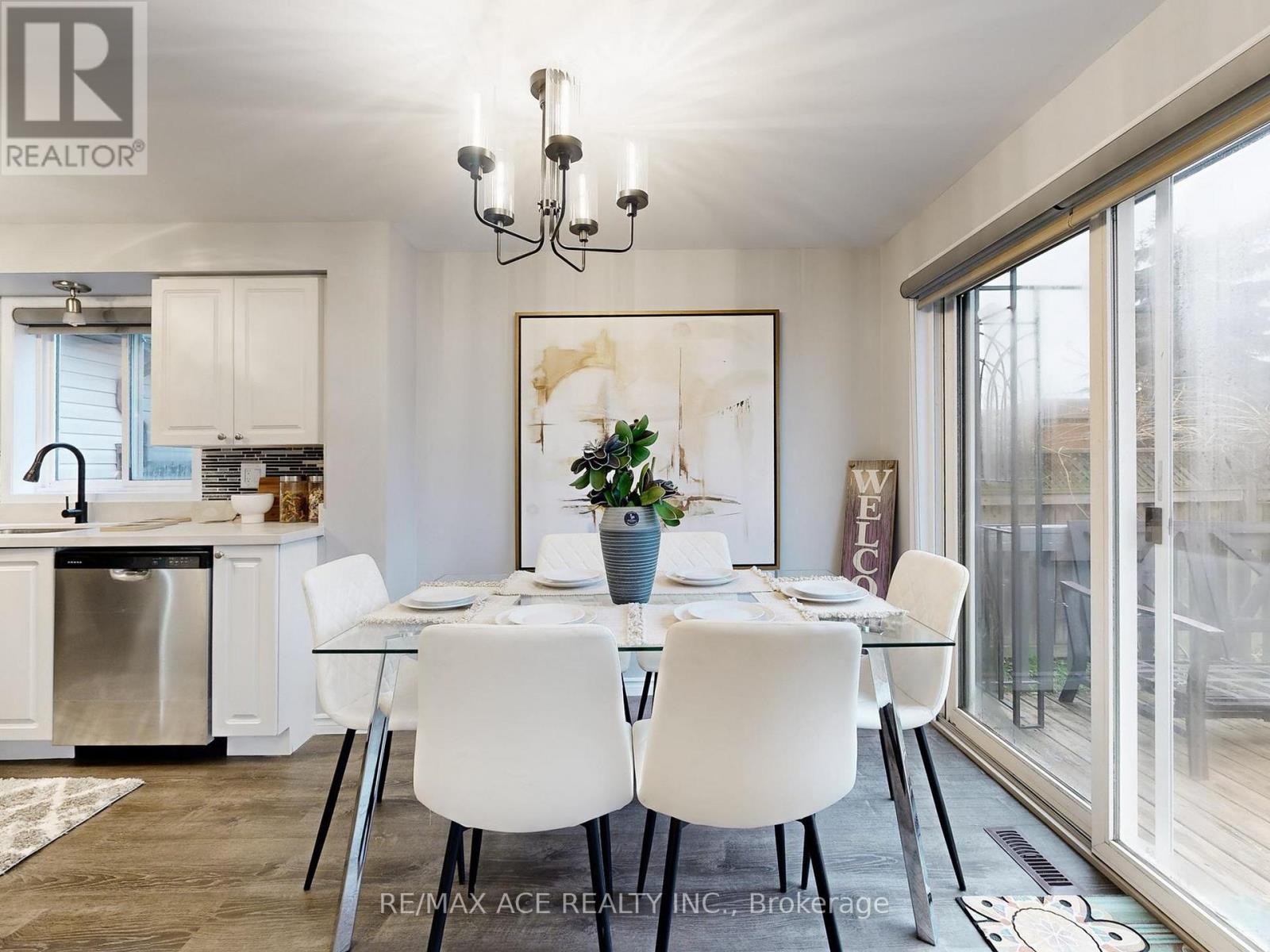 6 Aconley Court, Barrie, Ontario  L4M 7B3 - Photo 9 - S12575124