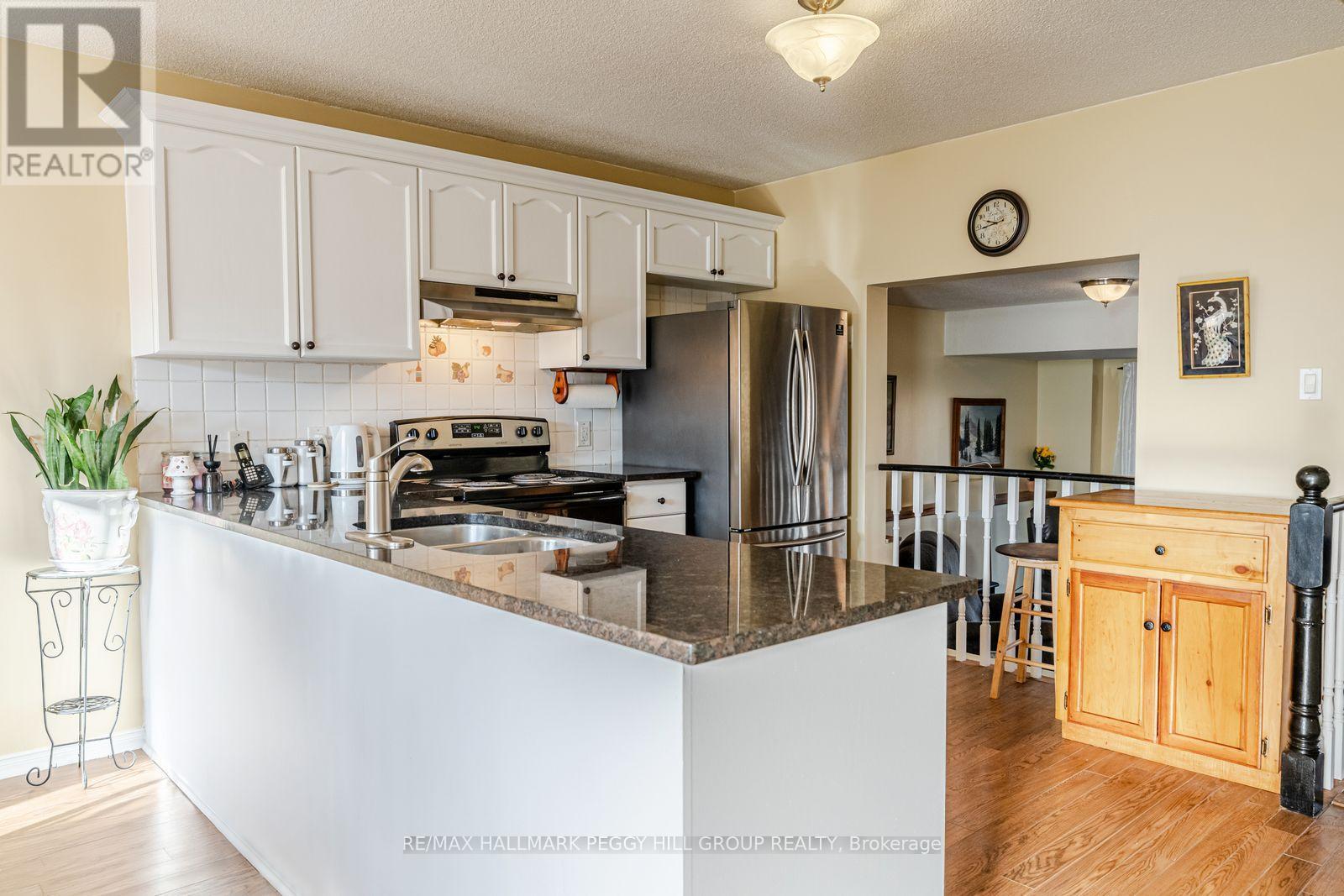 222 Country Lane, Barrie, Ontario  L4N 0W1 - Photo 2 - S12575190