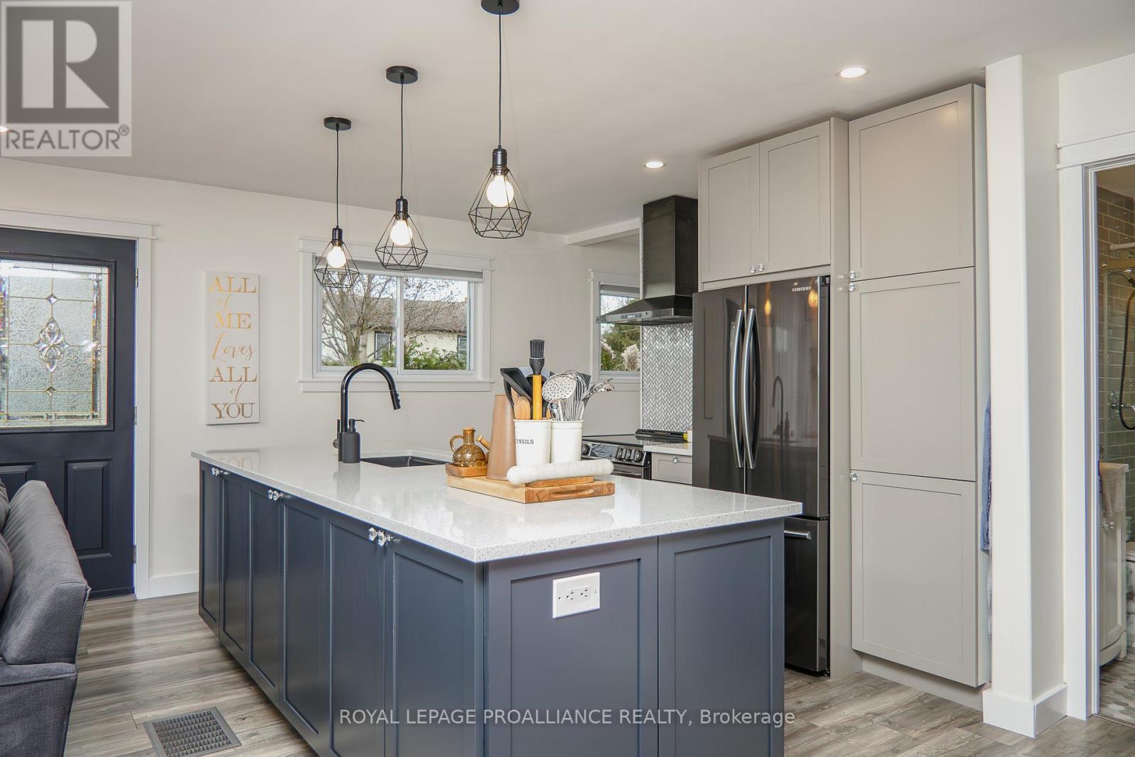 37 Leopold Street, Quinte West, Ontario  K8V 2K1 - Photo 13 - X12573222