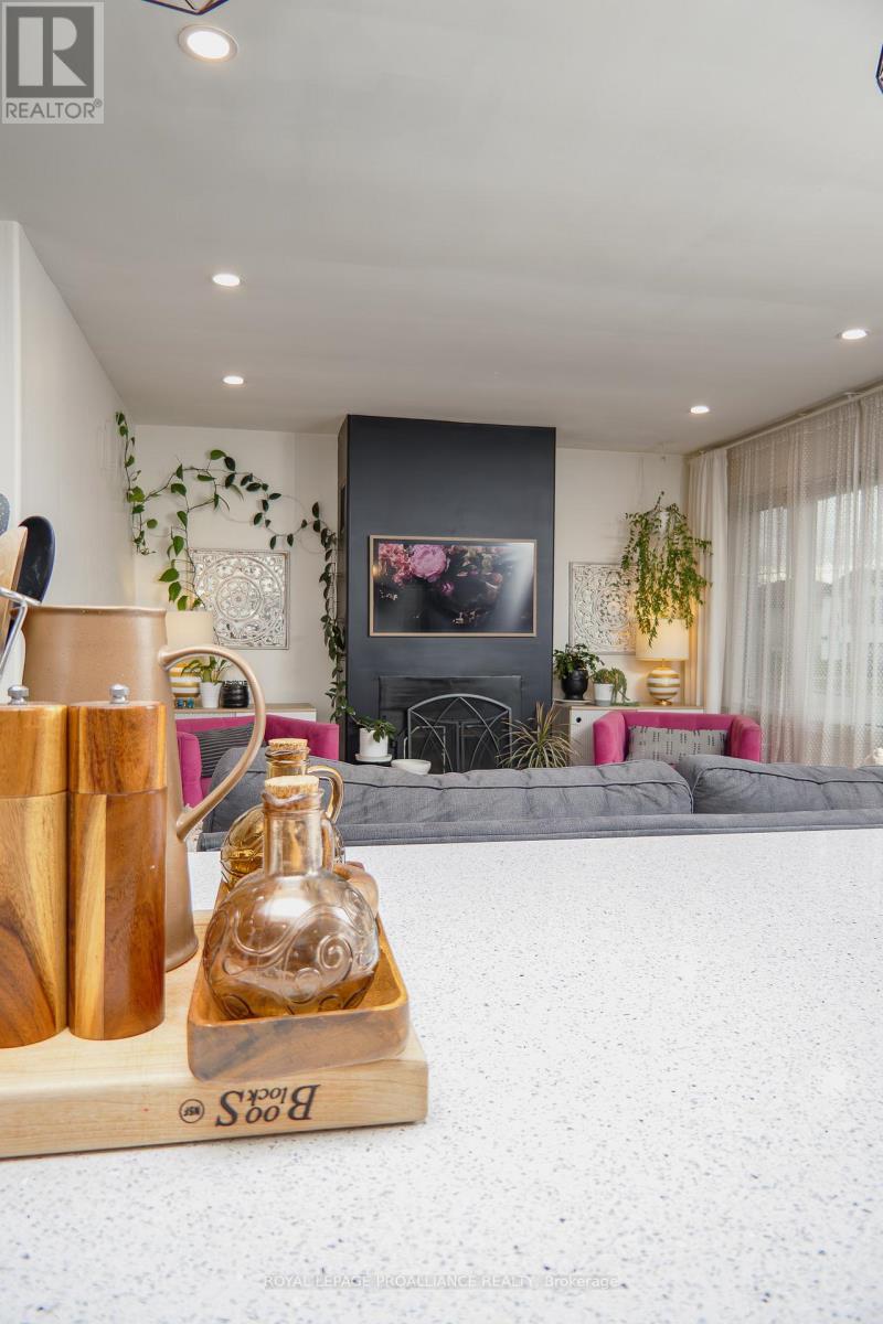 37 Leopold Street, Quinte West, Ontario  K8V 2K1 - Photo 19 - X12573222