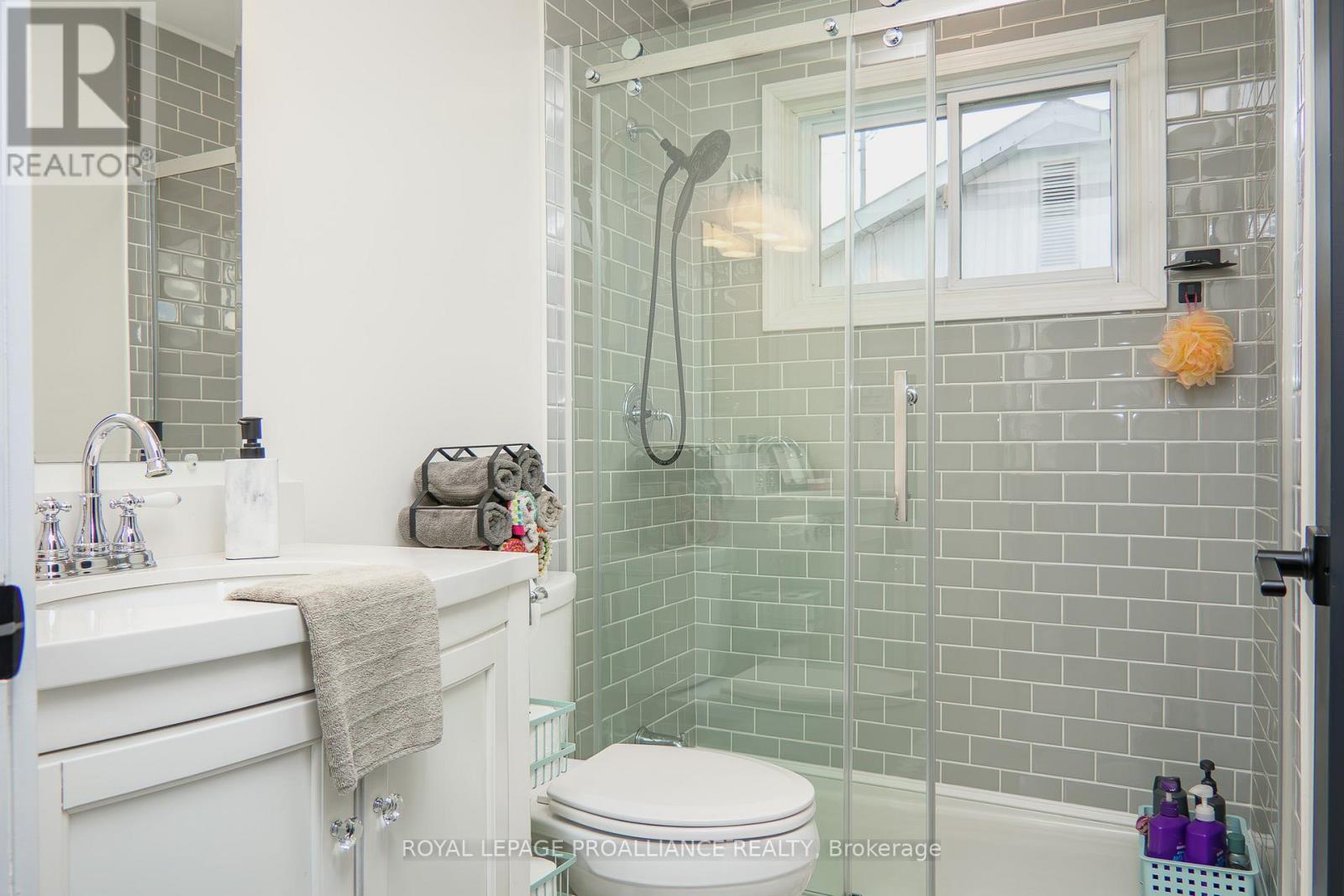 37 Leopold Street, Quinte West, Ontario  K8V 2K1 - Photo 30 - X12573222