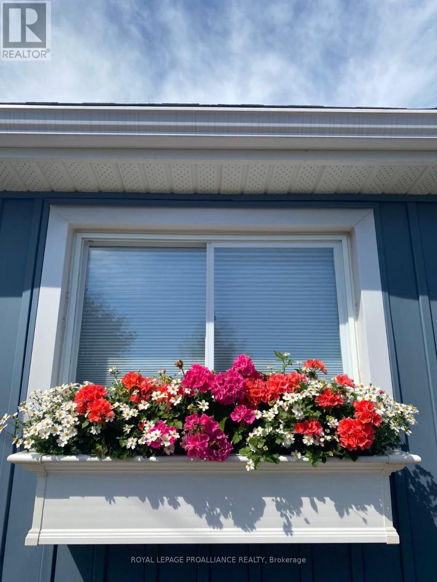 37 Leopold Street, Quinte West, Ontario  K8V 2K1 - Photo 44 - X12573222