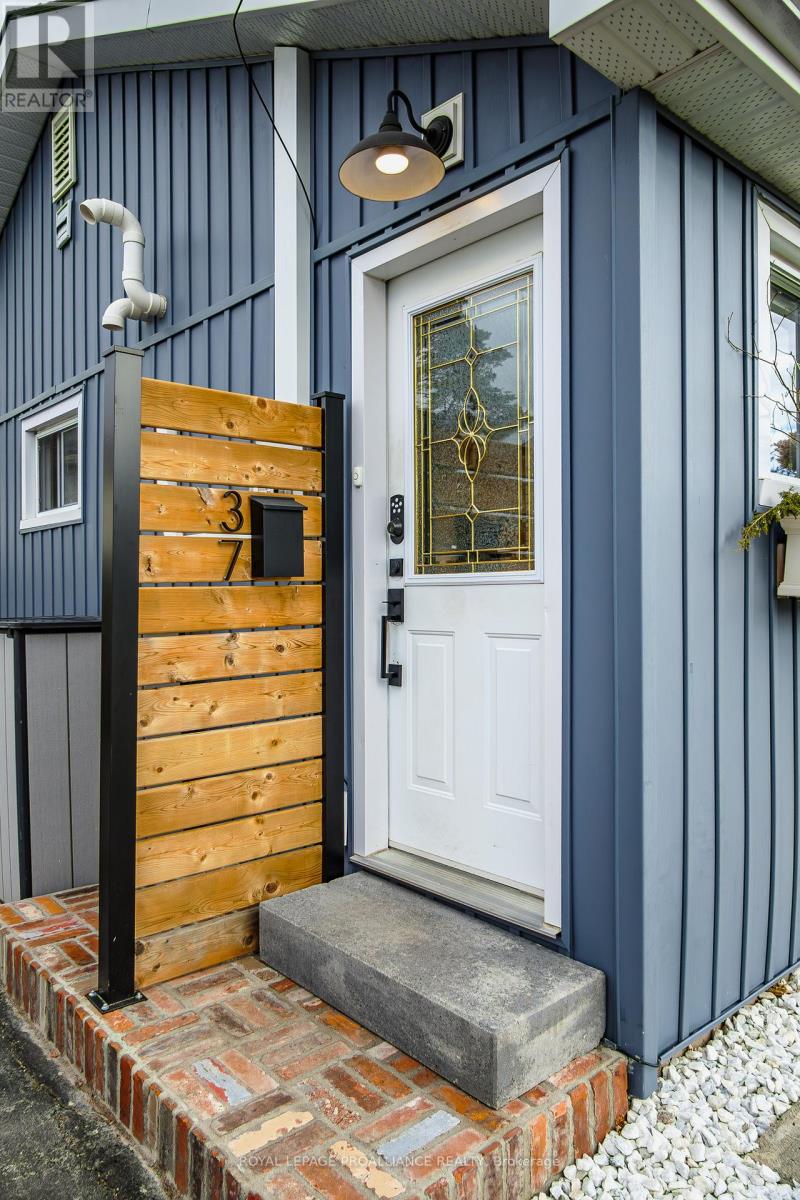 37 Leopold Street, Quinte West, Ontario  K8V 2K1 - Photo 6 - X12573222