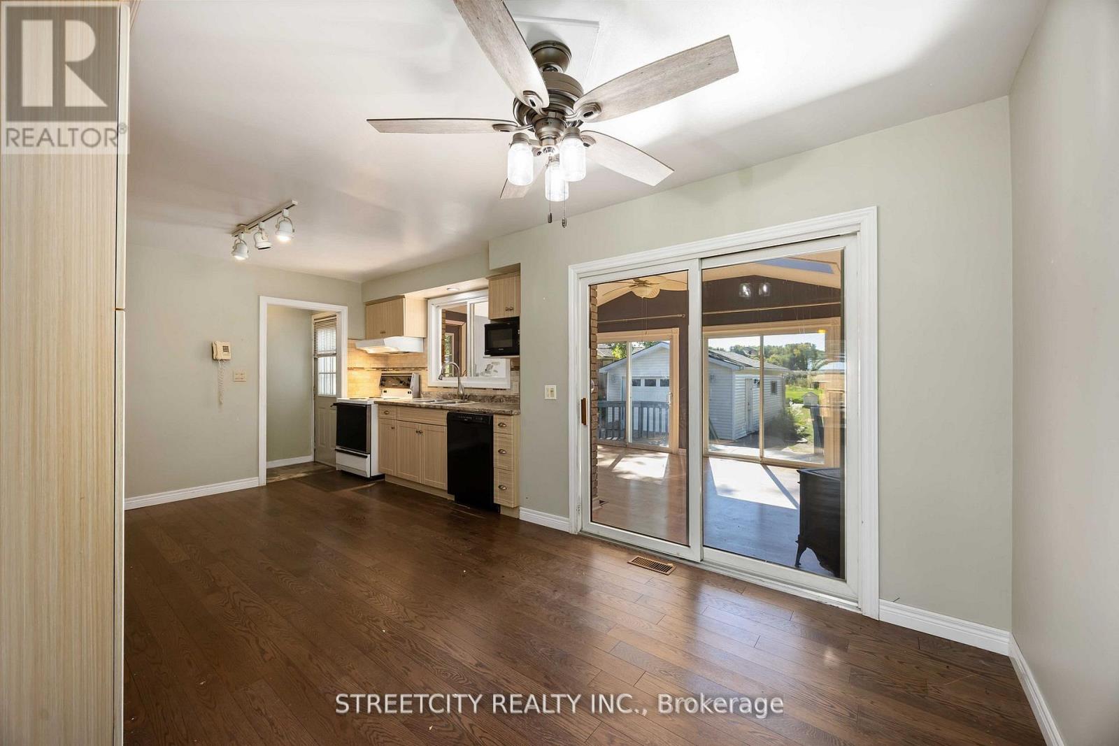 4767 St. Clair Parkway, St. Clair, Ontario  N0P 2B0 - Photo 10 - X12575238