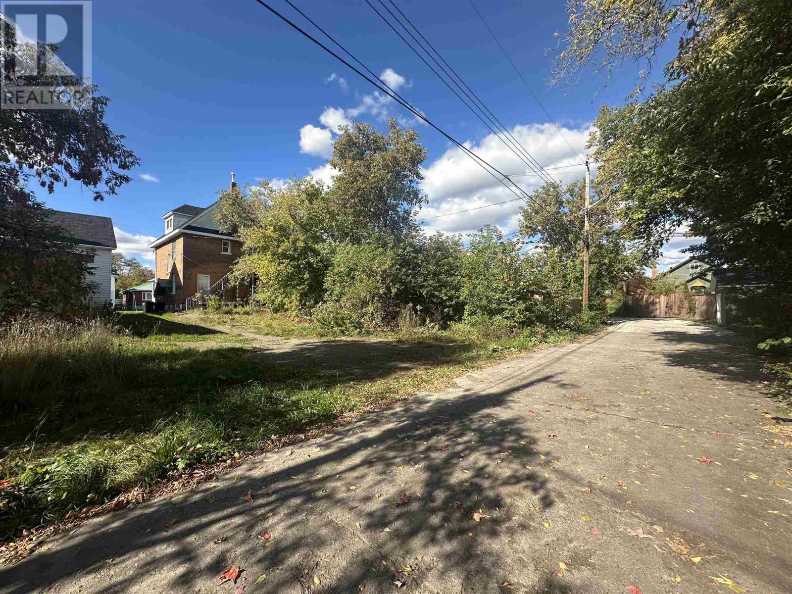 266 John St, Sault Ste. Marie, Ontario P6A 1P5 - Photo 8 - SM252945