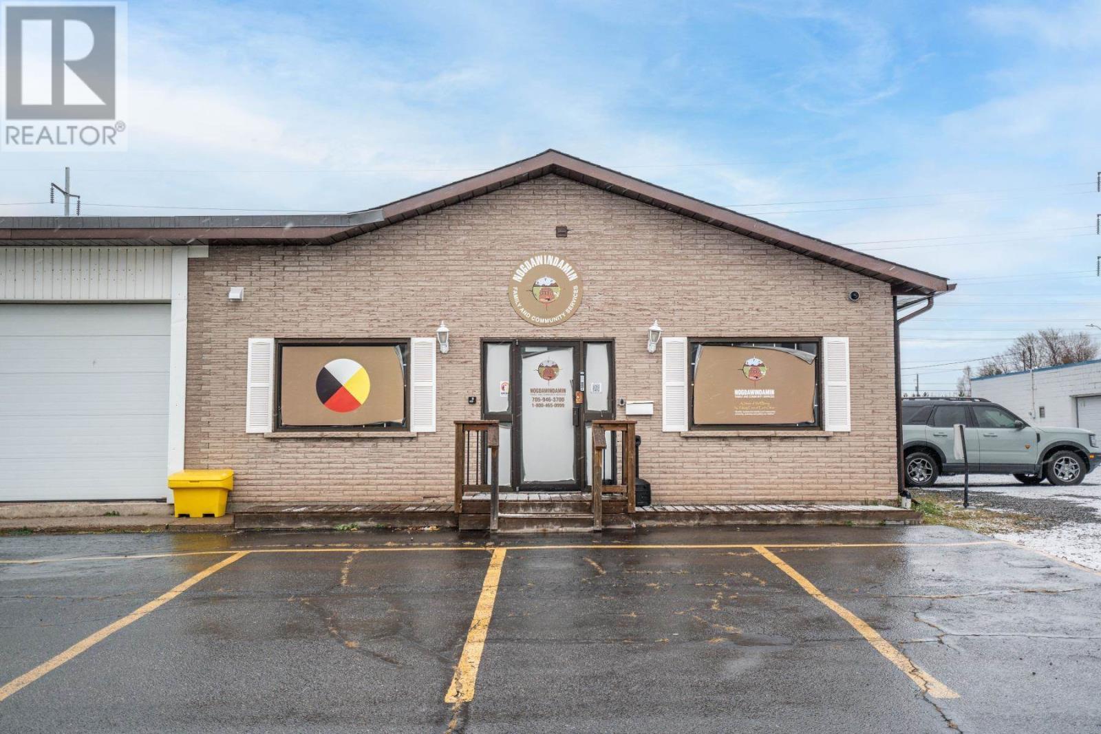 40 White Oak Dr, Sault Ste. Marie, Ontario  P6B 4J8 - Photo 2 - SM253346