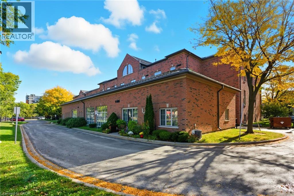 262 Dundas Street E Unit# 311, Waterdown, Ontario  L8B 1A9 - Photo 3 - 40777283