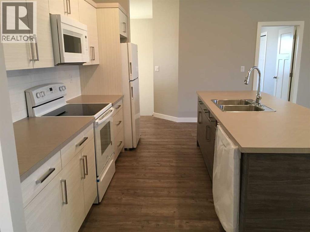 61 Maclean Close, Blackfalds, Alberta  T4M 0H4 - Photo 4 - A2257205